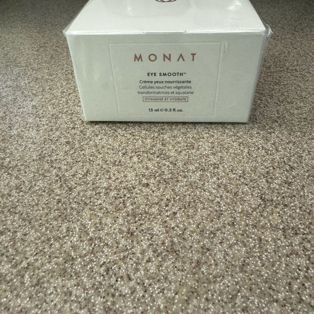 Monat Eye Smooth
